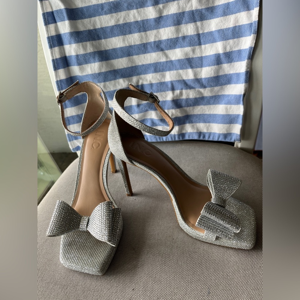 INC International Concepts Silver Bow Heels